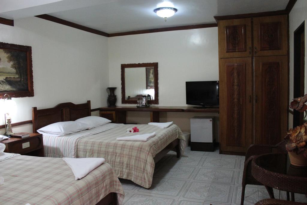 Tonglen Beach Resort Balabag  Habitación foto